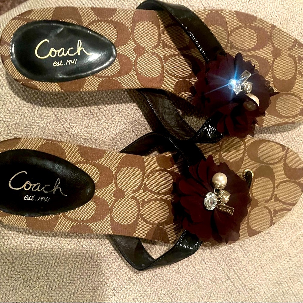 NWOB Vintage Coach Serenity thong sandals with charms and bling